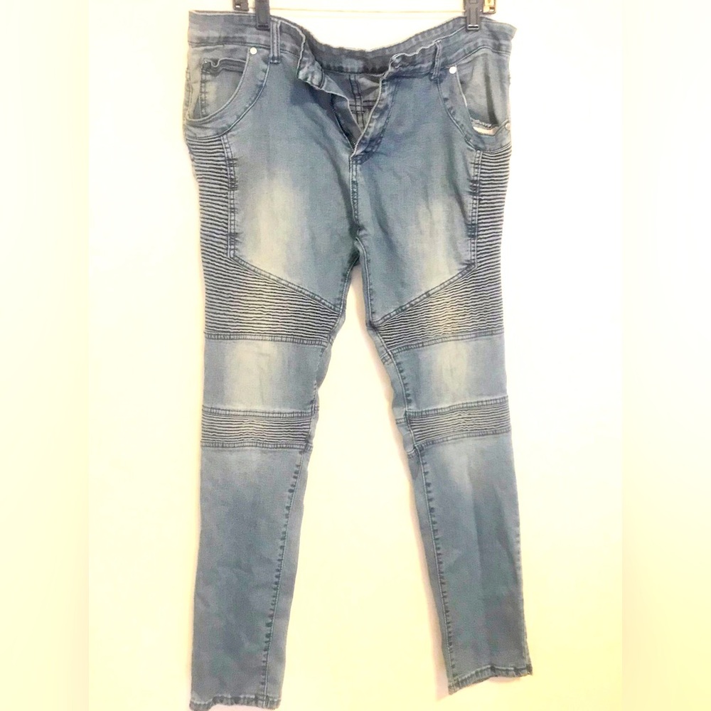 Mens or teens jeans size 33
